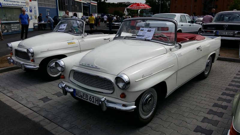 Illustration for article titled Another oldtimer meet photodumpÂ